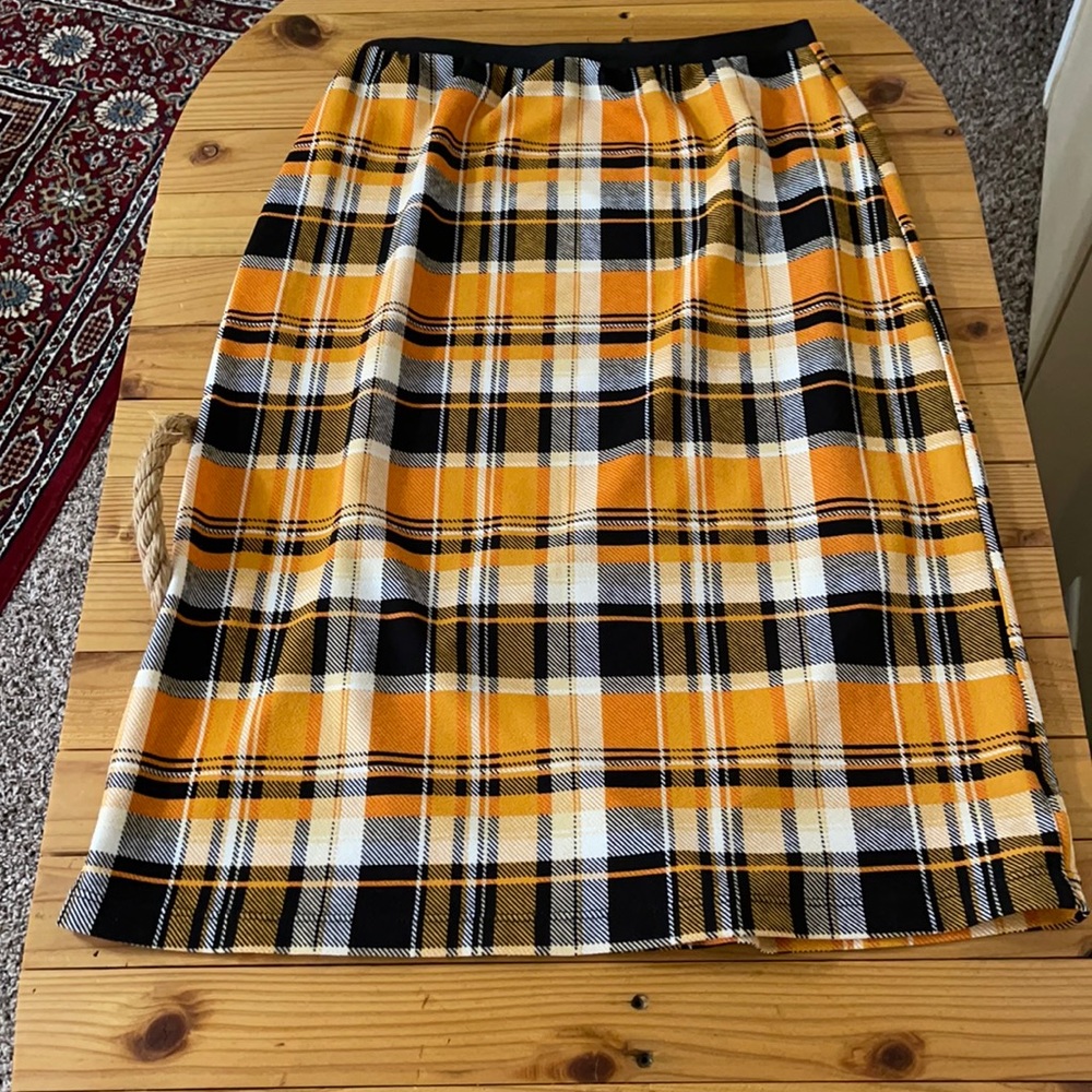 Cute custom skirt!